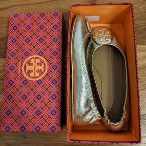 Tory Burch Gold metallic flats 7.5